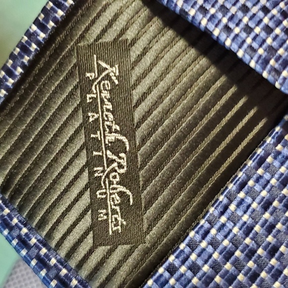 Kenneth Roberts platinum blue white tie - Picture 2 of 3
